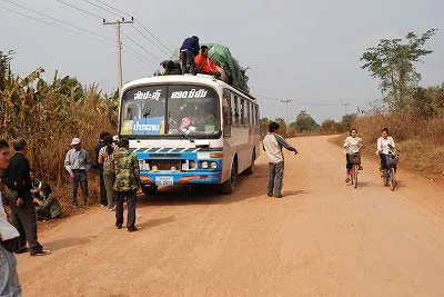 パクライへのバス