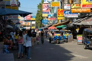 バンコクの川沿い