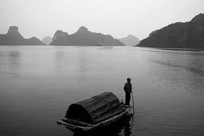 ハロン湾の岩山